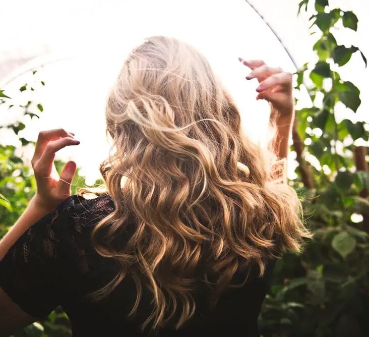 Top Hair Care Tips for Healthy and Shiny Locks All Year Round