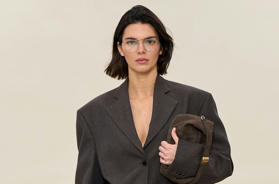 At Calvin Klein Fall 2025, Veronica Leoni Makes Minimalism Monumental